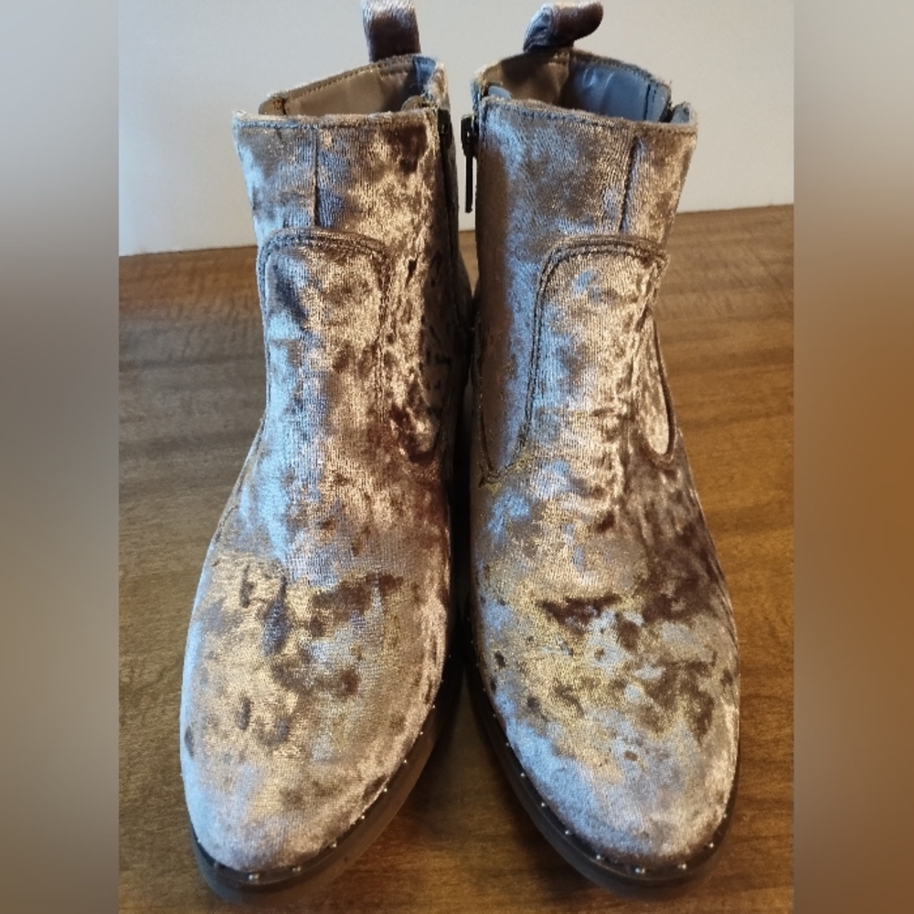 American Eagle velvety ankle boots, size 8 - Picture 2 of 4